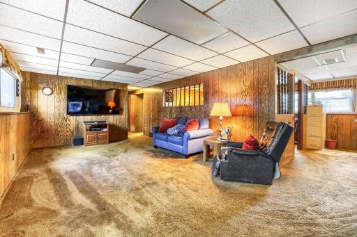 2284 Standridge Avenue - Web Quality - 015 - 15 Family Room.jpg