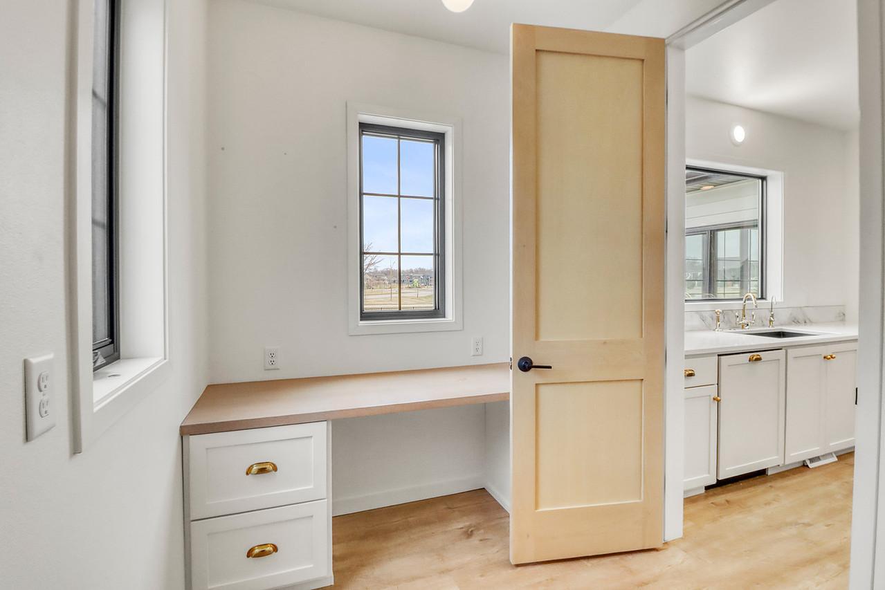 Kitchen Pantry1_2-1280.JPG