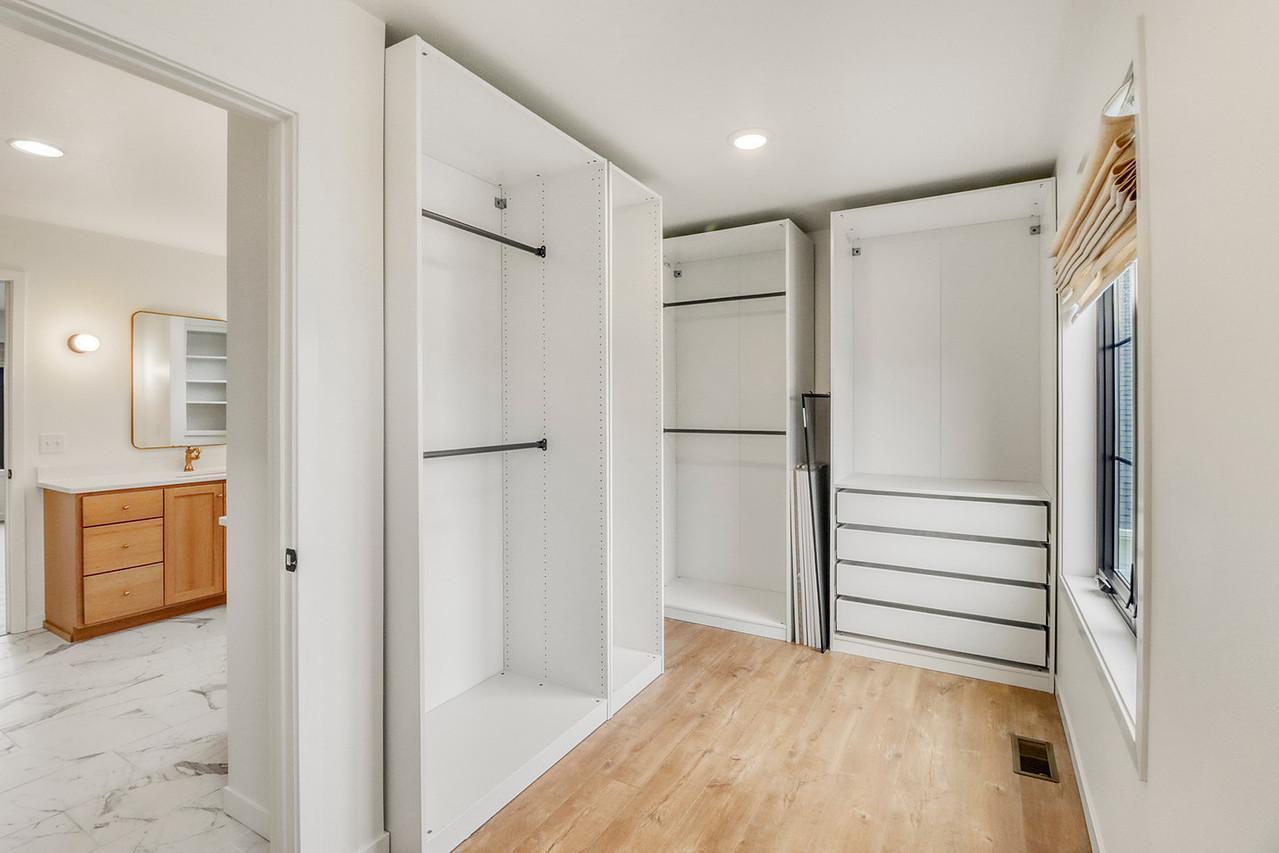 Primary Closet1_0-1280.JPG