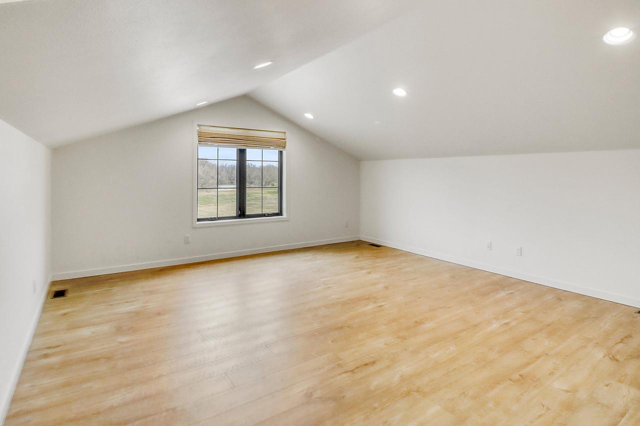 Upstairs Familyroom1_0-1280.JPG