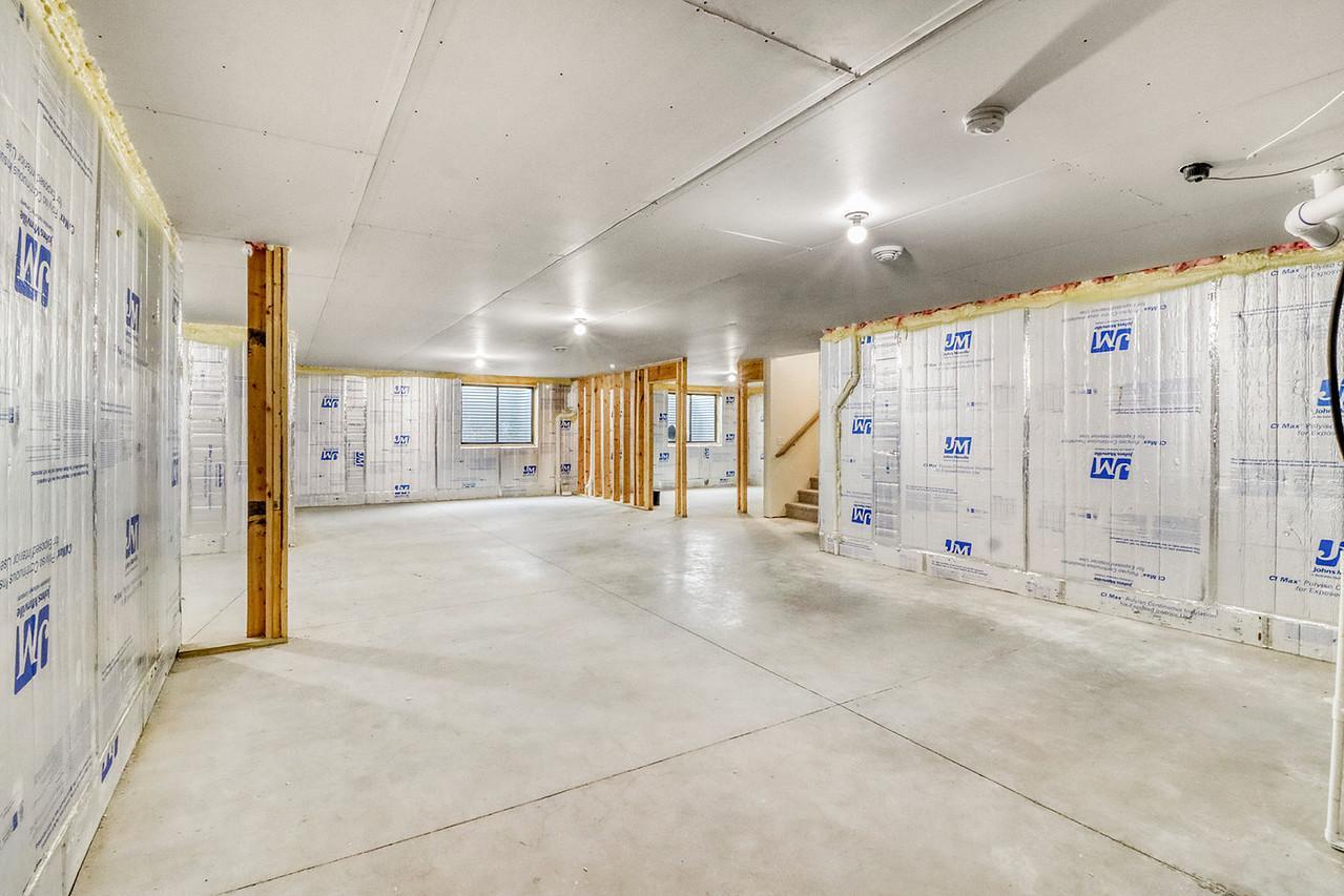 Basement1_5-1280.JPG