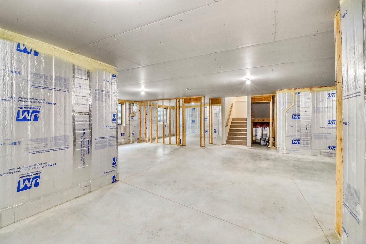 Basement1_7-1280.JPG