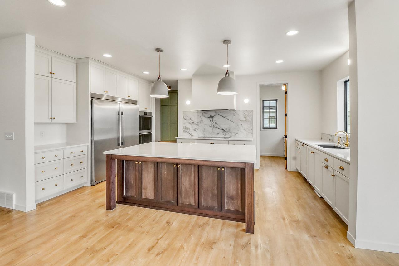 Kitchen1_3-1280.JPG