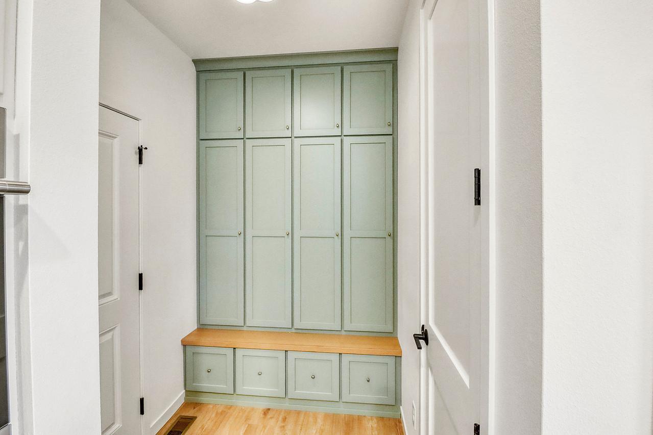 Mudroom1_1-1280.JPG