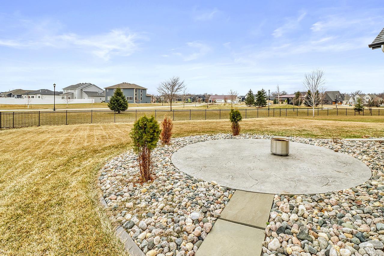 Backyard1_2-1280.JPG