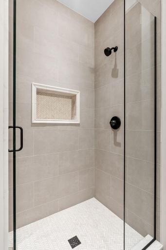 3/4 walk-in closet