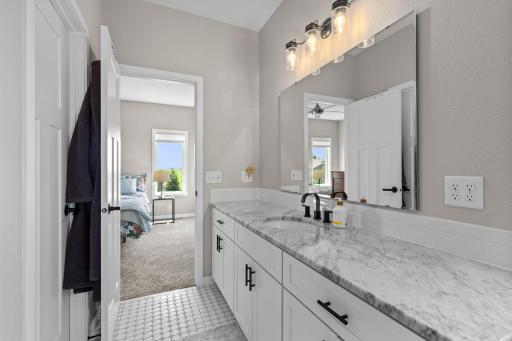 207 Bouldercrest Avenue NE, Owatonna, MN 55060
