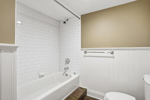 2200 Kenwood Parkway - Lower Level full bath