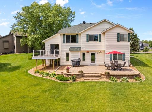 Recently built deck with views of nature at every where! LOOK at that patio! Wow!