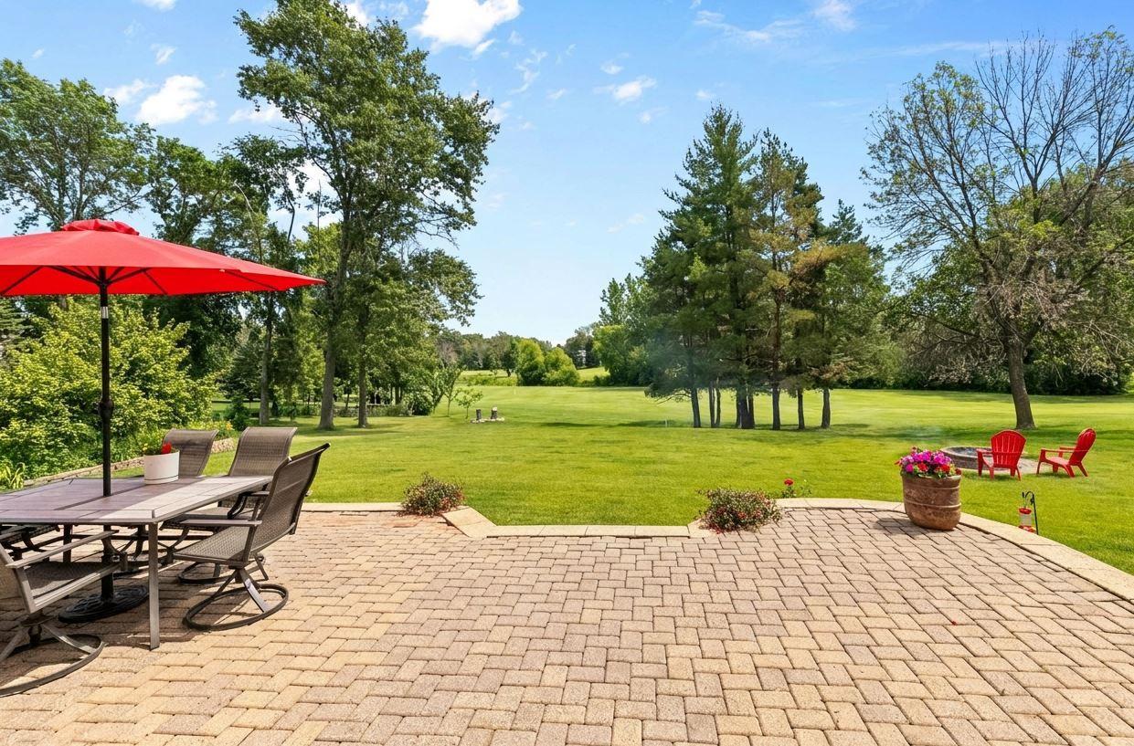 Huge yard!