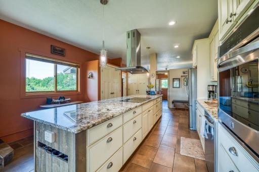 2542 Otter Road NE, Bemidji, MN 56601
