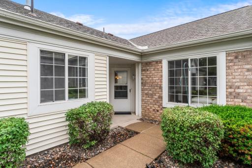 9274 Prairieview Trail N, Champlin, MN 55316