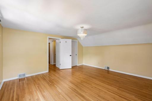 2670 Regent Avenue N, Minneapolis, MN 55422