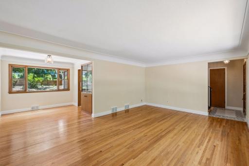 2670 Regent Avenue N, Minneapolis, MN 55422