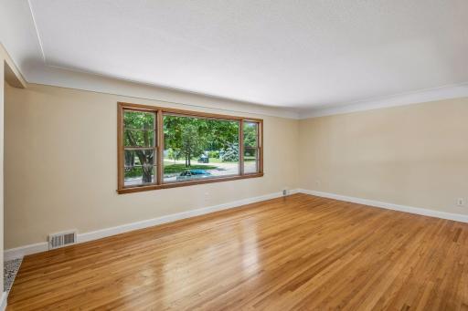 2670 Regent Avenue N, Minneapolis, MN 55422