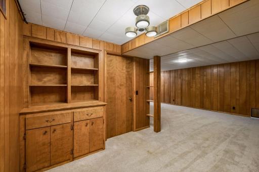 2670 Regent Avenue N, Minneapolis, MN 55422