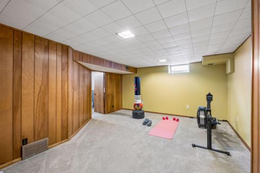2670 Regent Avenue N, Minneapolis, MN 55422