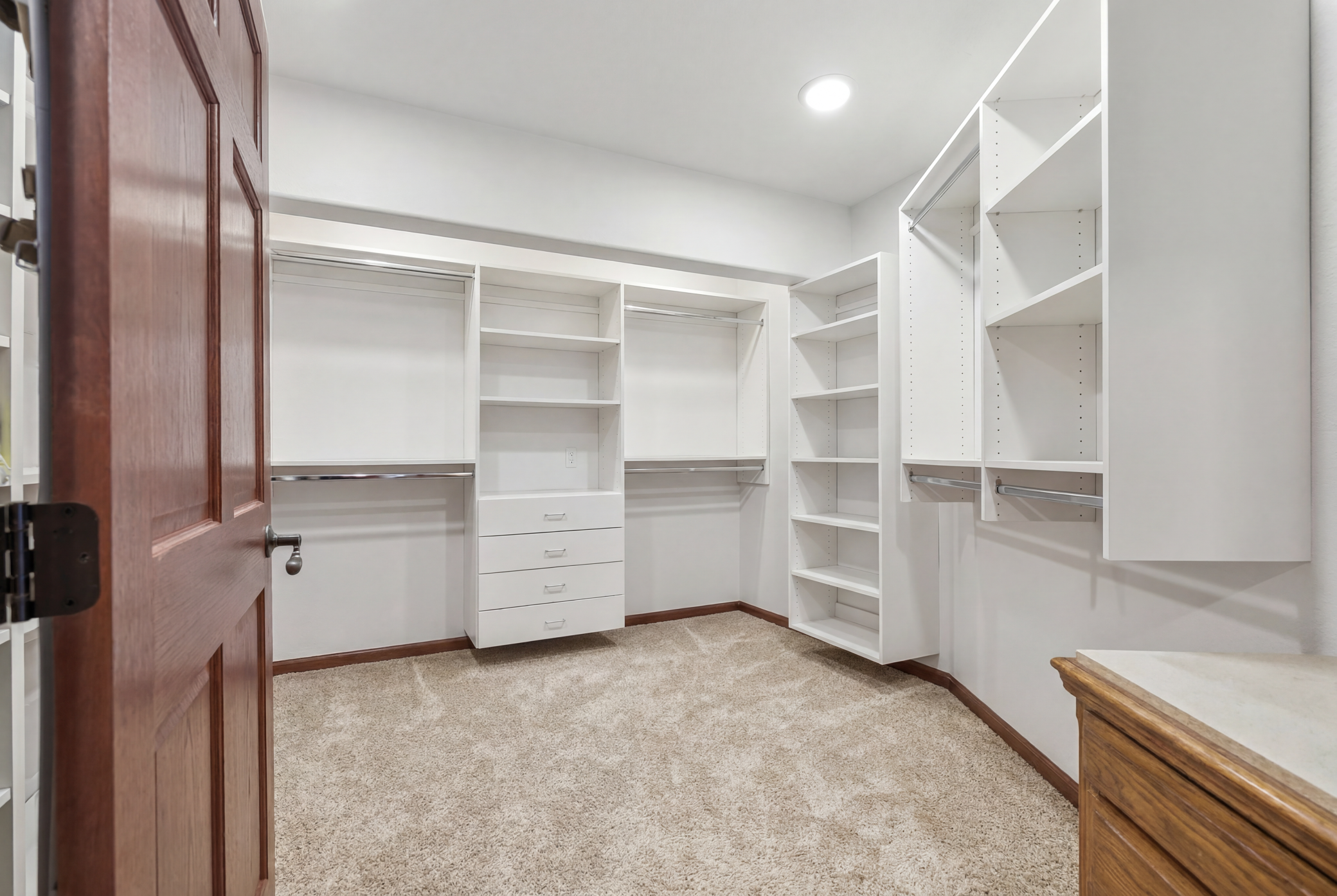 Walk-in Closet