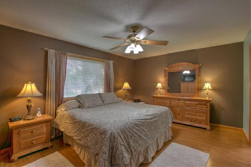 Generous size primary bedroom with w/i closet and en-suite.