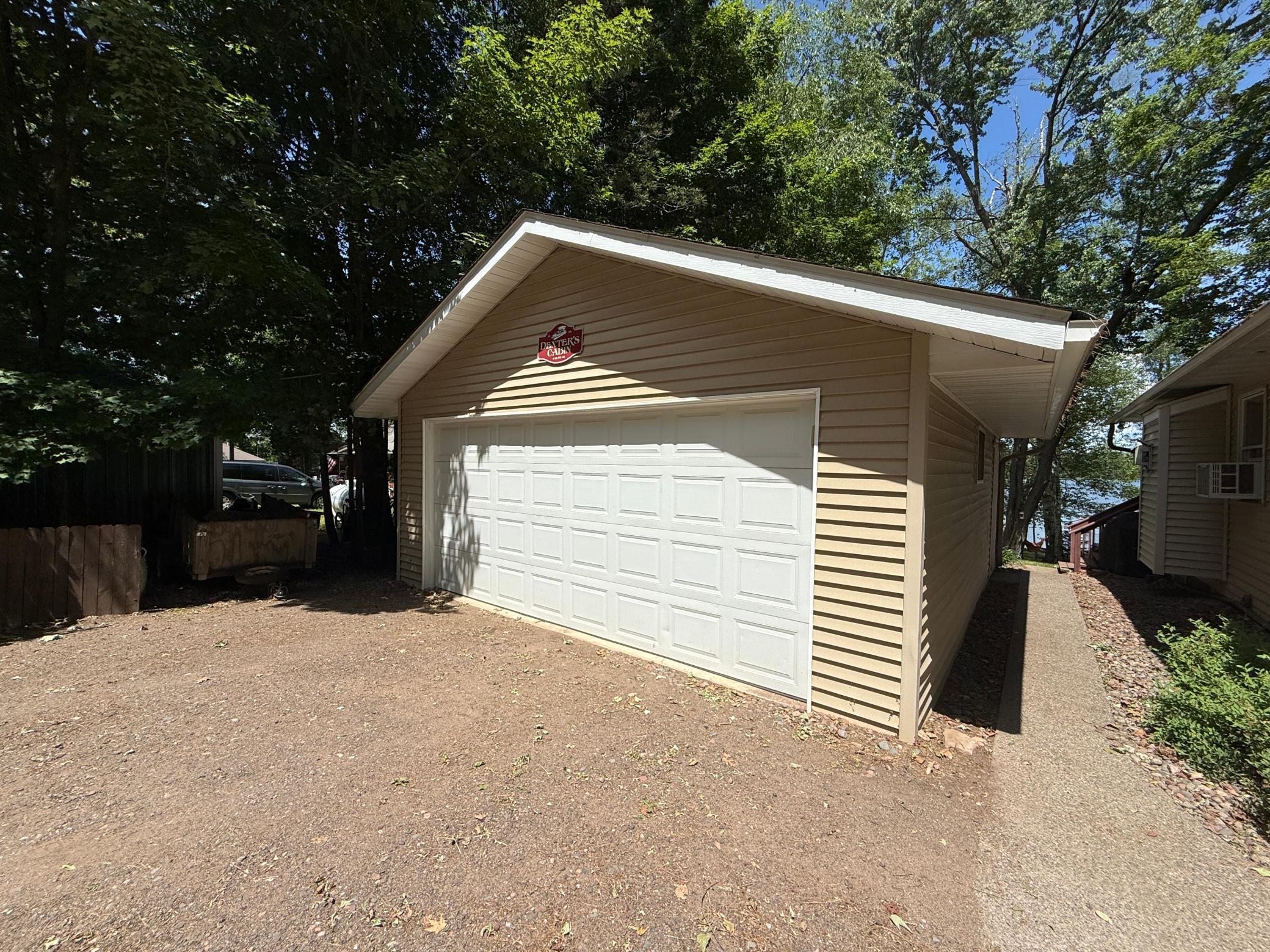 detached 2 car garage