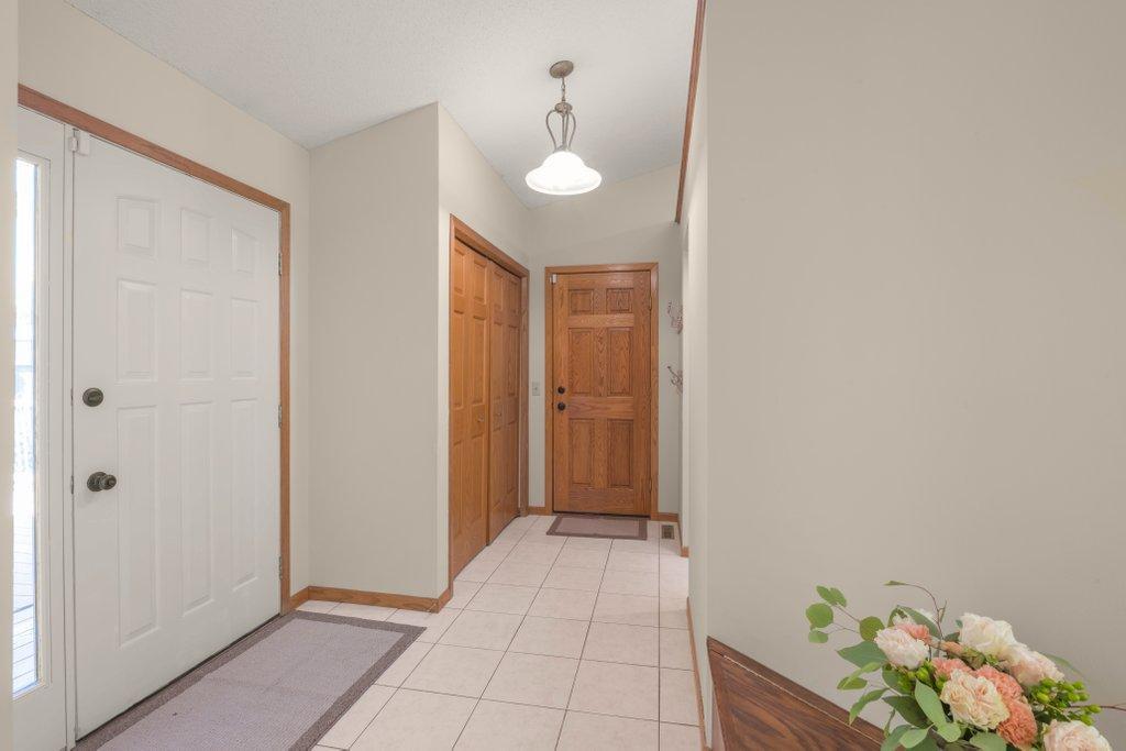 Yes, it's a big entry way.