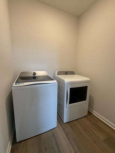 The included washer and tucked in adjacent to the pantry make cooking and washing a breeze.