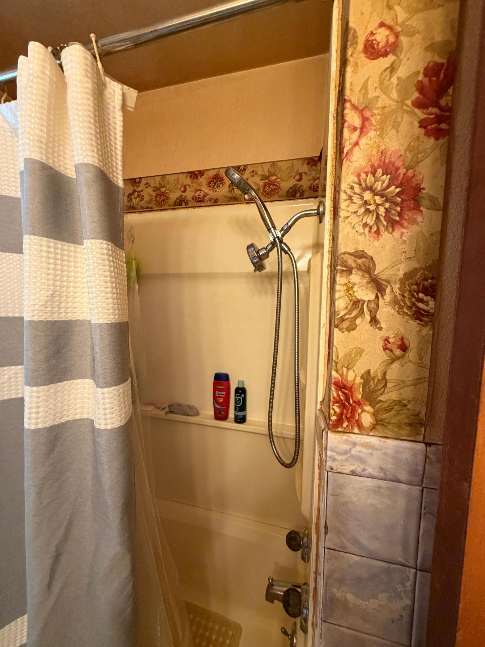 Main floor full bath
