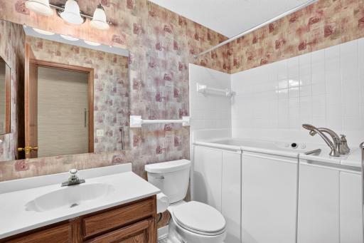 7055 Robinwood Trail, Saint Paul, MN 55125