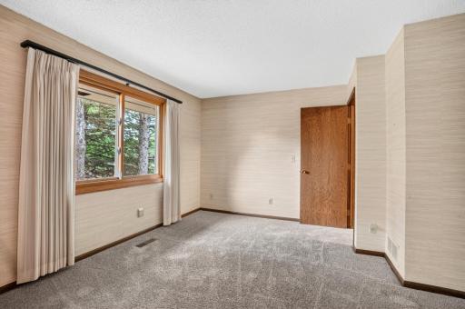 7055 Robinwood Trail, Saint Paul, MN 55125