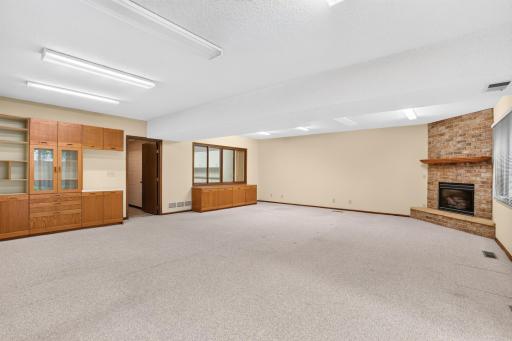 7055 Robinwood Trail, Saint Paul, MN 55125
