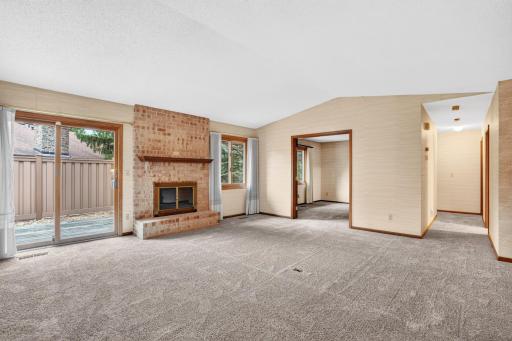 7055 Robinwood Trail, Saint Paul, MN 55125