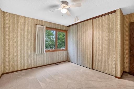 7055 Robinwood Trail, Saint Paul, MN 55125