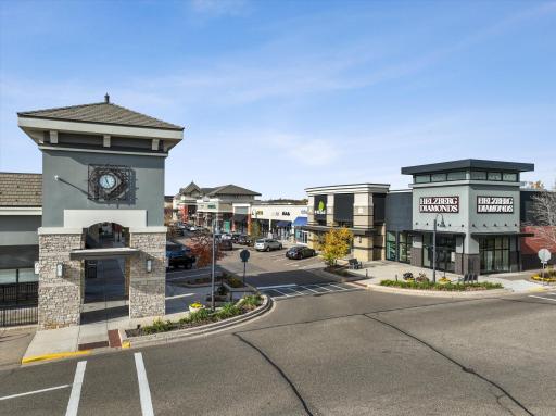 Woodbury Lakes offers shopping and dining options. Just a short drive!