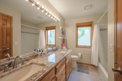 10451 White Tail Crossing, Eden Prairie, MN 55347