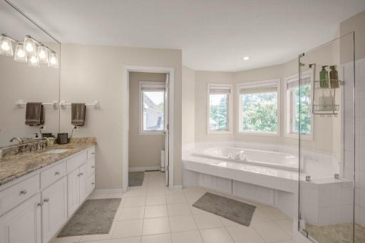 10451 White Tail Crossing, Eden Prairie, MN 55347