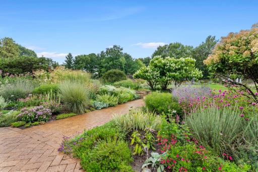 Ideally located near Lake Minnetonka, Noerenberg Memorial Gardens and the Luce Line Trail.