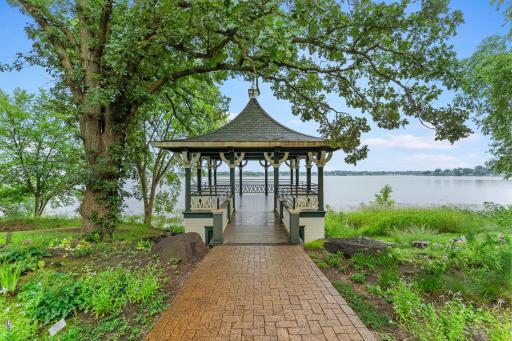 Ideally located near Lake Minnetonka, Noerenberg Memorial Gardens and the Luce Line Trail.