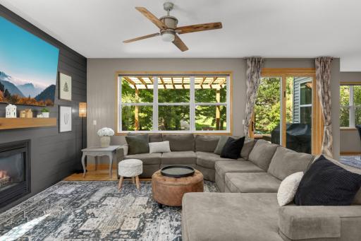848 Newberry Lane, Chaska, MN 55318