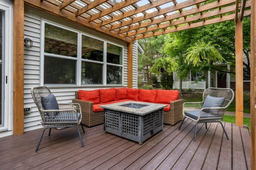848 Newberry Lane, Chaska, MN 55318