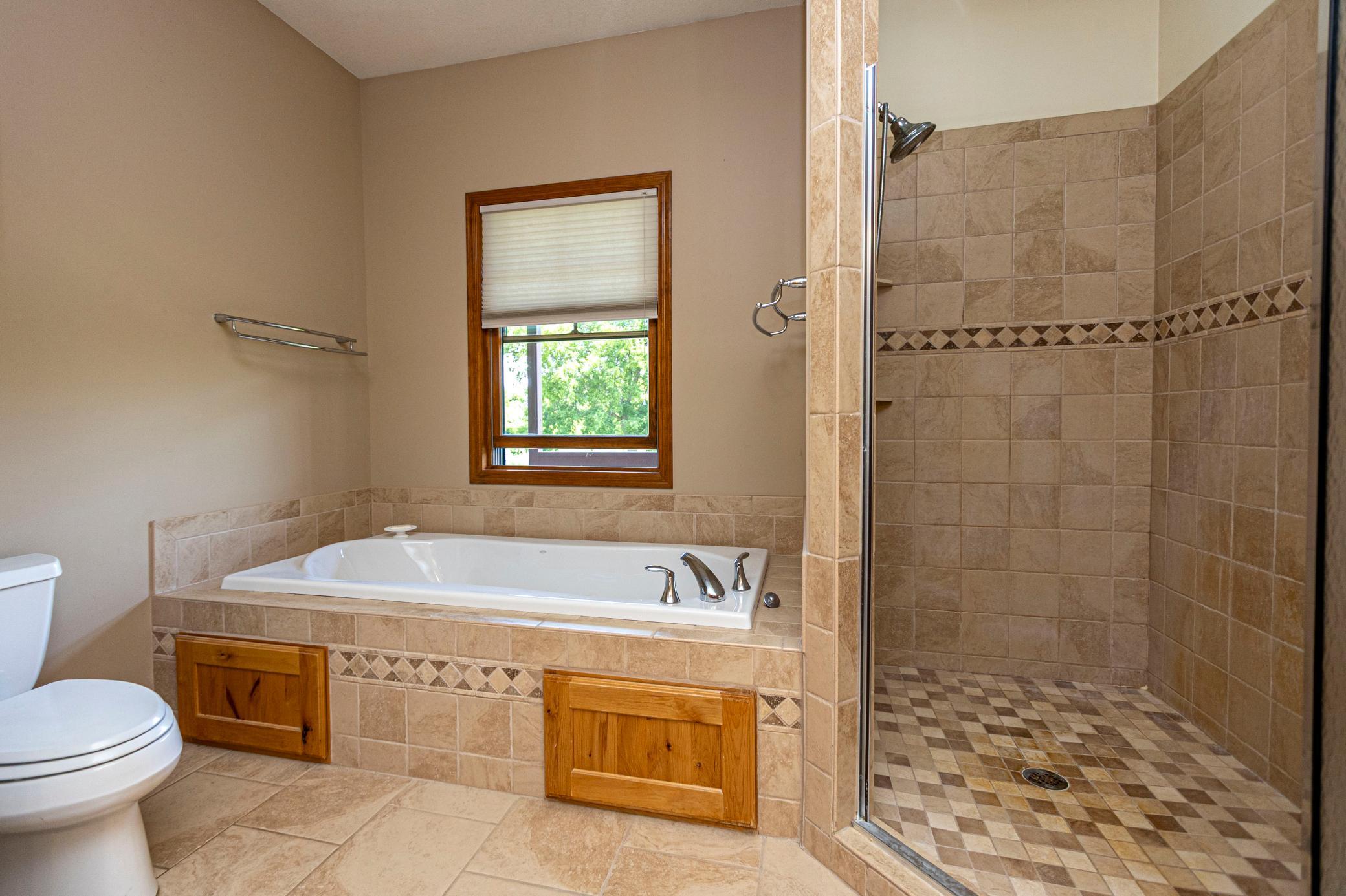 Separate Tub & Shower