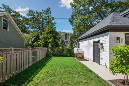 540 Holly Avenue, Saint Paul, MN 55102
