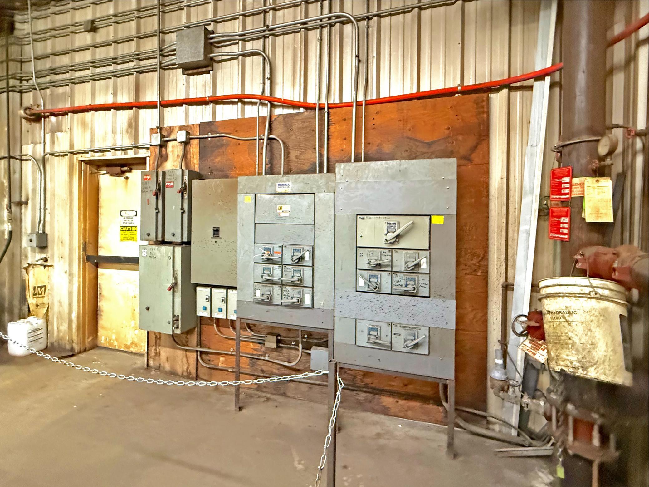 Equipped with 3-phase electrical service and an air recovery system, the property is well suited for a wide range of industrial applications.
