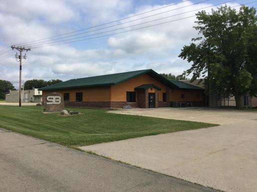2360 Becker Drive, Albert Lea, MN 56007