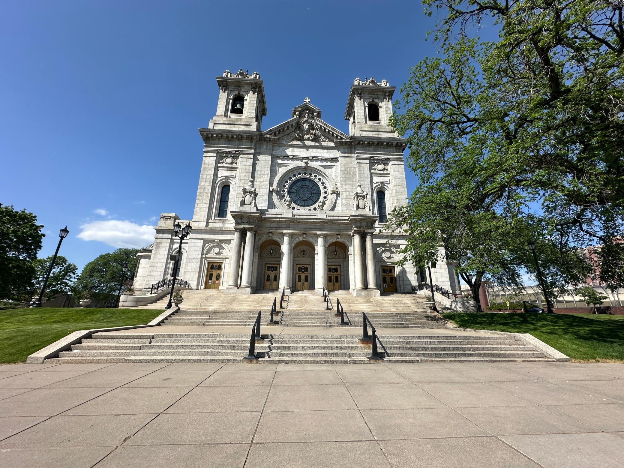 Iconic Basilica views highlight the charm and character of this sought-after location.