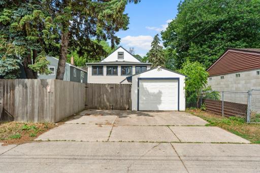 513 9th Avenue S, South Saint Paul, MN 55075