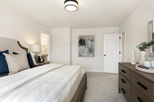 Another Robert Thomas Home, Sold before Print ***Prices, square footage, Photos &/or illustrations may not depict actual home plan configuration. Features, materials & finishes shown may contain options Not included.