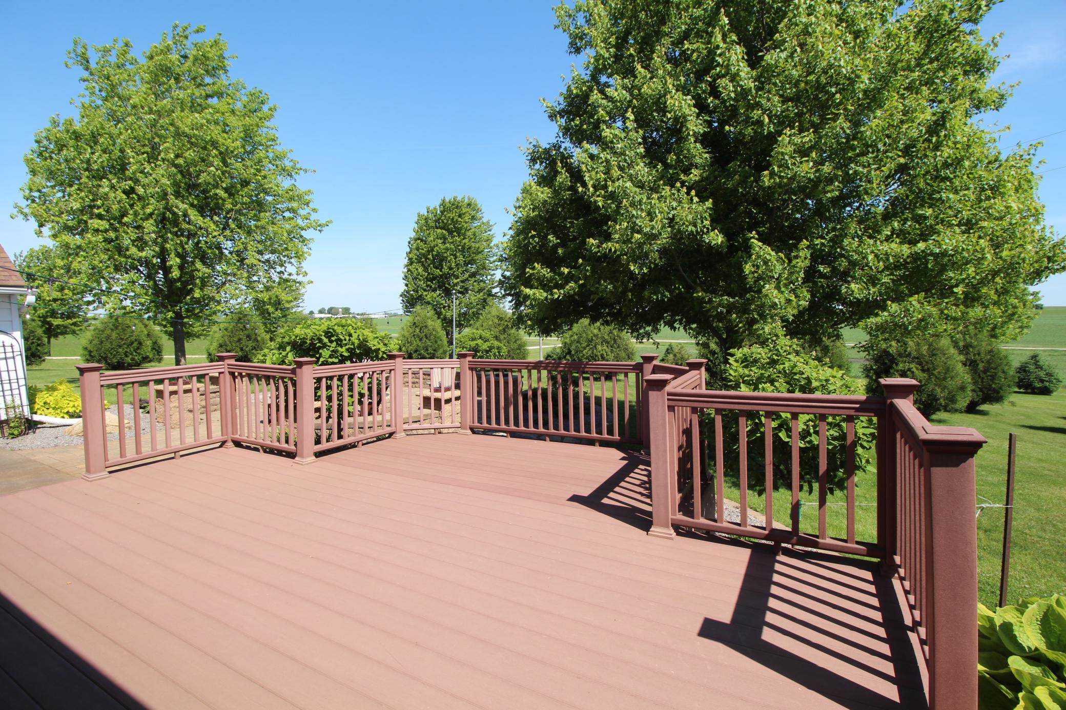 Large Deck!