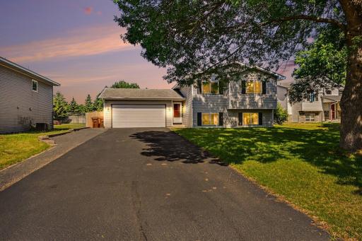 9674 Hale Avenue S, Cottage Grove, MN 55016