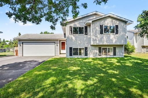 9674 Hale Avenue S, Cottage Grove, MN 55016