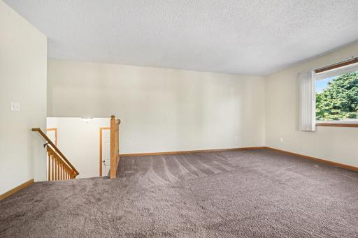 9674 Hale Avenue S, Cottage Grove, MN 55016